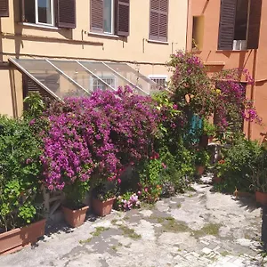 Elegante Open Space Con Vasca Idromassaggio A Trastevere Roma